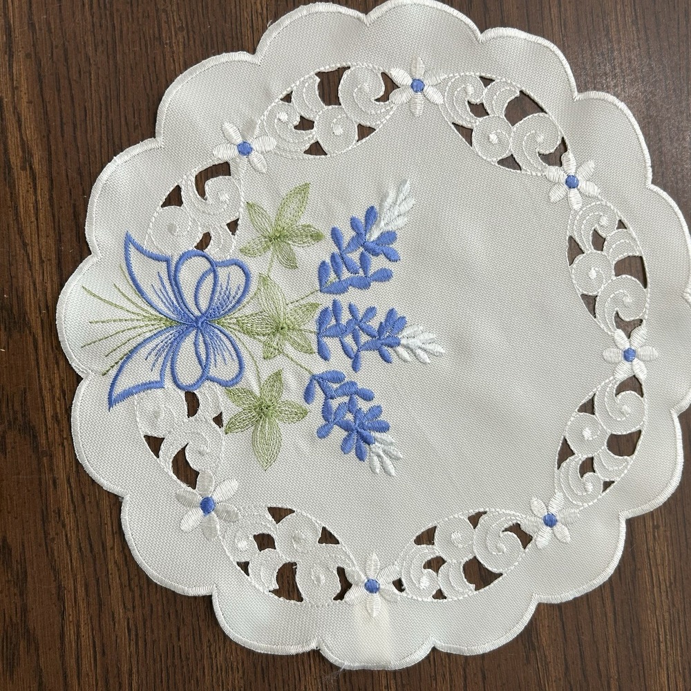 White Embroidered Floral Doily Blue Green Outwork Scallop Border 11"